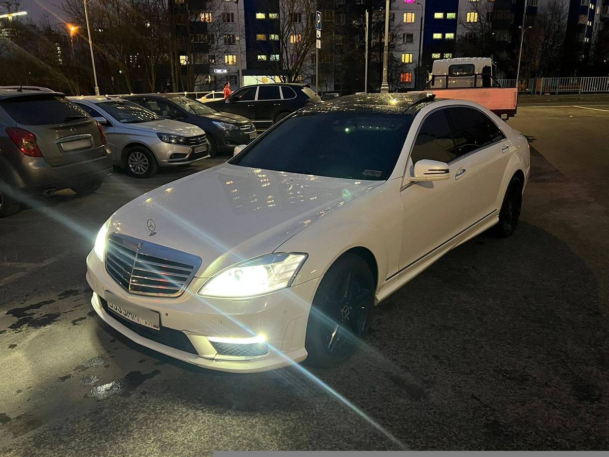 Купить Mercedes-Benz S-Класс V (W221) Рестайлинг седан, 2012 года, цвет:  Белый, за 2300000 руб. в Санкт-Петербурге